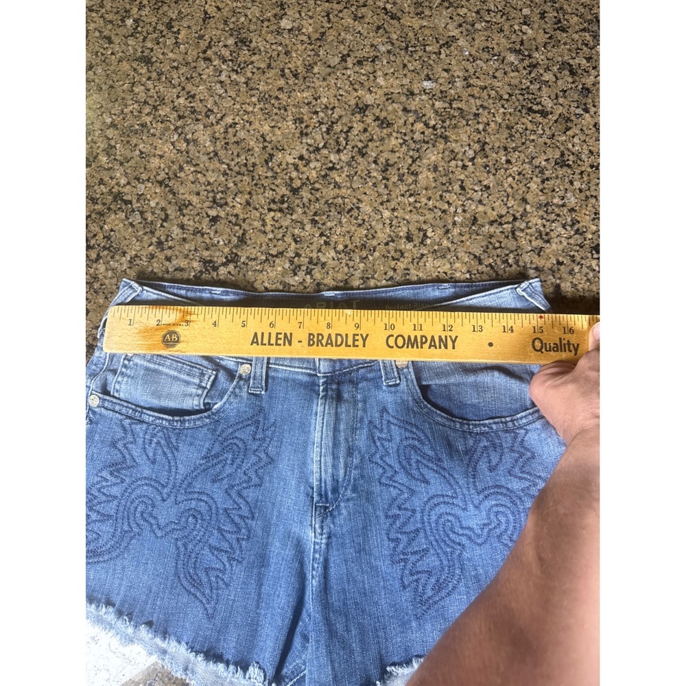 Ariat Perfect Rise Boyfriend Embroidered Denim Shorts Light Wash Size 30R - Picture 3 of 6